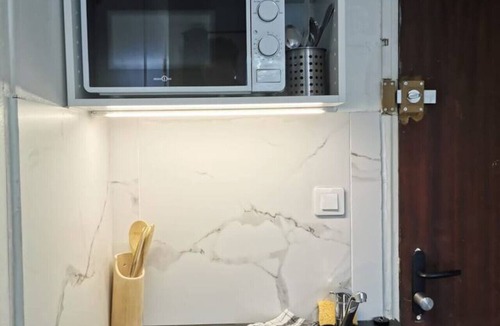 Evreux Apartment | 1-bed essentials