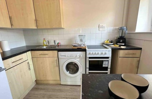 Plumstead Apartment | 1 Bed Flat 2 mins Train | 12 mins Elizabeth Line