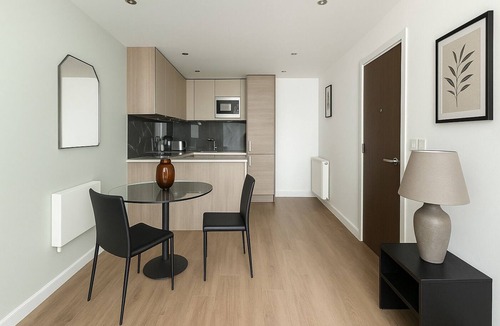 Whittington Apartment | 1 Bed Flat in Colindale