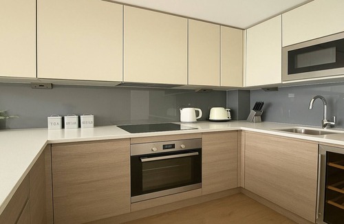 Whittington Apartment | 1 Bed Flat in Colindale