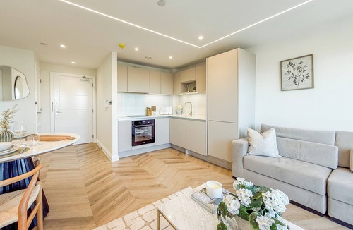 Dorchester Apartment | 1 Bed Flat - Sleeps 2 - Parking - Wifi