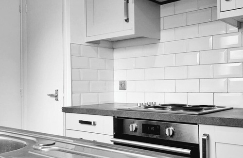 Canning Town North Apartment | 1 Bed Flat - Sleeps 2 - Parking - Wifi