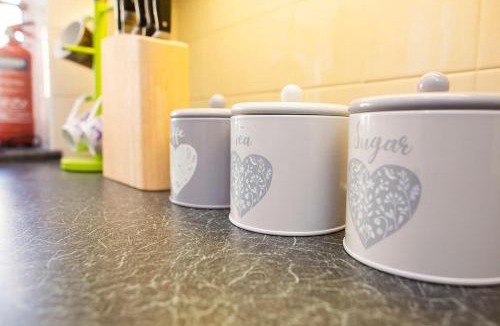 Aberdeen West End Apartment | 1 Bed Flat - Sleeps 2 - Parking - Wifi