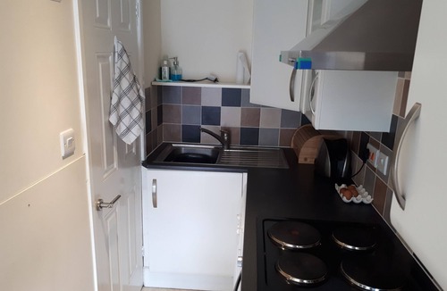 Lewes Apartment | 1 Bed Flat - Sleeps 2 - Pets - Garden - Parking