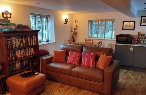 Hawkshead Cottage | 1 Bed Flat - Sleeps 4 - Garden - Parking - Wifi