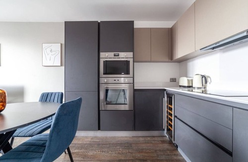 Woolwich Riverside Apartment | 1 Bed Flat with Balcony in Woolwich