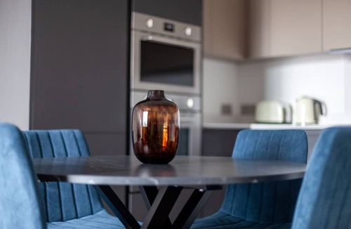 Woolwich Riverside Apartment | 1 Bed Flat with Balcony in Woolwich