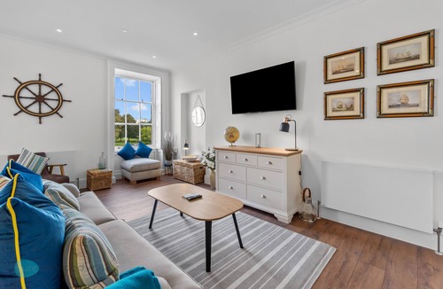 Devonport Apartment | 1 Bed- Frobisher By Pureserviced