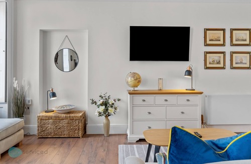 Devonport Apartment | 1 Bed- Frobisher By Pureserviced