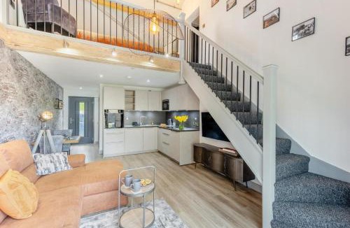 Kingswood House | 1 Bed in Berriew oc-a31113