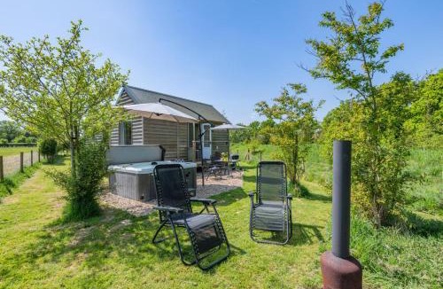 Abbess Roding House | 1 Bed in Biddenden oc-cb660