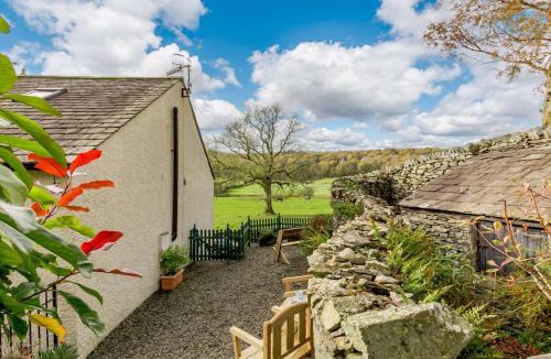 Bouth House | 1 Bed in Bouth LCC78