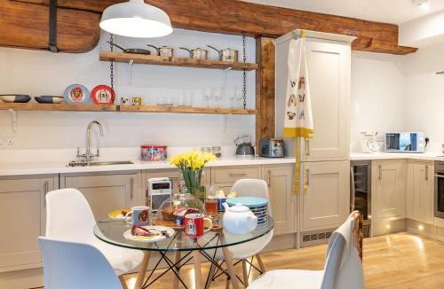 Charlestown Apartment | 1 Bed in Charlestown 42194