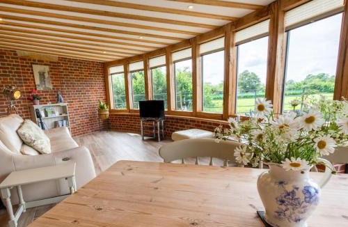 Stowmarket House | 1 Bed in Debenham 54411