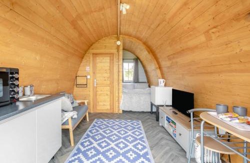 Carnbrea Cabin | 1 Bed in Four Lanes oc-b32769