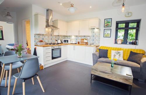 Abergavenny House | 1 Bed in Gilwern 75206