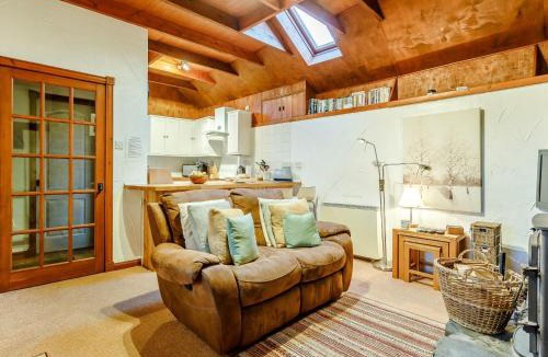 Waternish House | 1 Bed in Glendale CA073