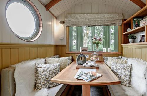 Black Torrington House | 1 Bed in Great Torrington 82862