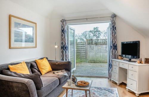 Hindhead House | 1 Bed in Hindhead oc-w34256