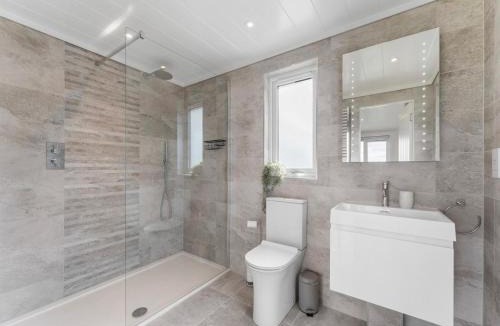 Port Glasgow House | 1 Bed in Langbank oc-95385