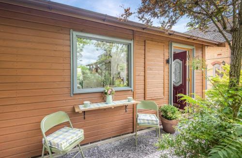 Elmesthorpe Cabin | 1 Bed in Lawnhead oc-w32576