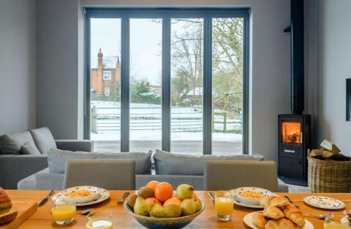 Sandy House | 1 Bed in Little Gransden 81056