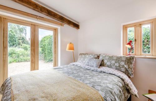 Faversham House | 1 Bed in Luddenham oc-s32602