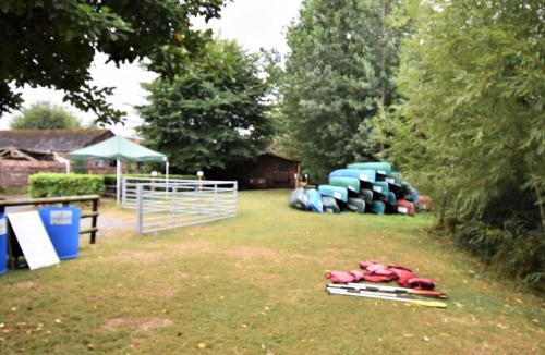 Westbrook Court House | 1 Bed in Moccas 87736