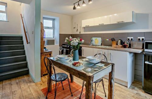 Lower Boscaswell House | 1 Bed in Pendeen 47390