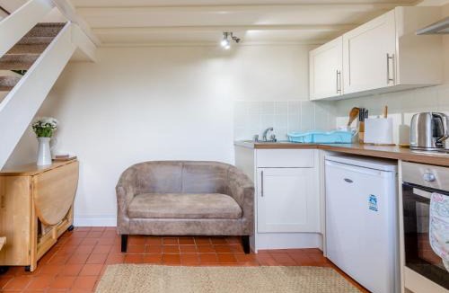 Black Torrington House | 1 Bed in Petrockstow 42982