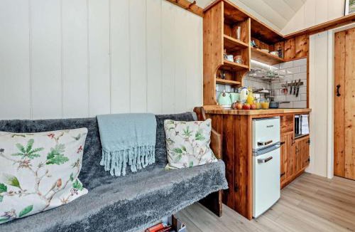 Clayton House | 1 Bed in Poynings 90450