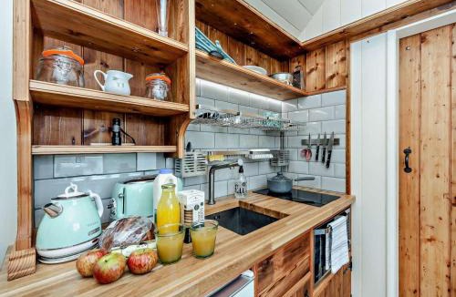 Clayton House | 1 Bed in Poynings 90450