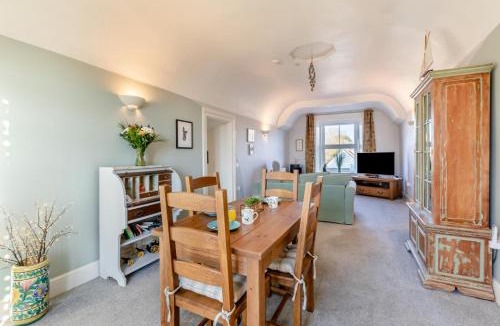 Queen Camel Apartment | 1 Bed in Queen Camel oc-c30506