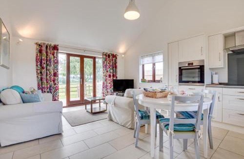 Ewhurst Green House | 1 Bed in Rolvenden oc-tn612