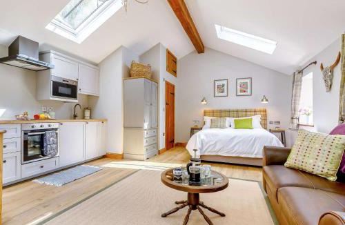 Beeley House | 1 Bed in Stanton Lees 89283