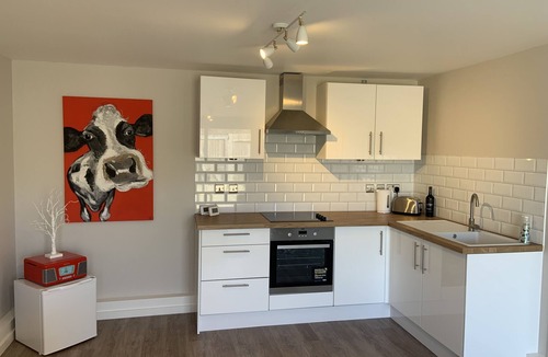 Hitchin House | 1-Bed - Sleeps 2 - Pet Friendly w Parking