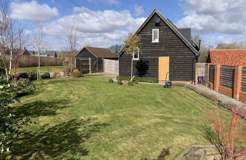 Hitchin House | 1-Bed - Sleeps 2 - Pet Friendly w Parking