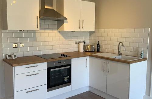 Hitchin House | 1-Bed - Sleeps 2 - Pet Friendly w Parking