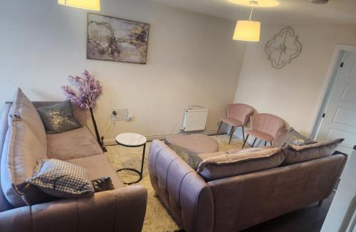 Wolverhampton Apartment | 1 Bed - Sleeps 4 - Wolverhampton City Centre