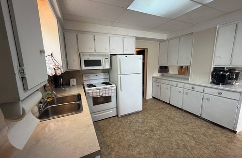 Chatham-Kent Apartment | 1 bed spacious Classic Grand in Downtown Chatham