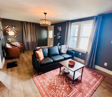 Russell House | 1 Bed1 Bath Condo wKitchenLR-Sleeps up to 4PP