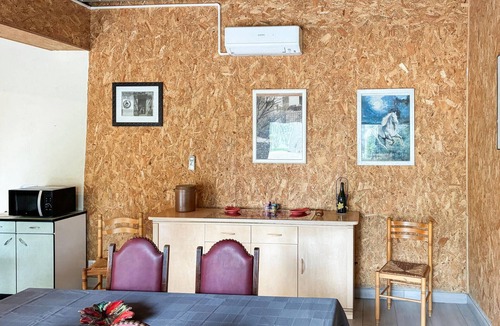 Trepied House | 1 bedroom gorgeous home in Sainte-Geneviève en Br