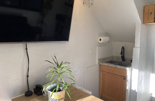 North Miami Beach House | 1 bedroom 1 bath sleeps 2 adults