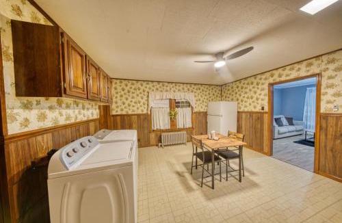 Carbondale Apartment | 1-Bedroom, 1-Bath Getaway