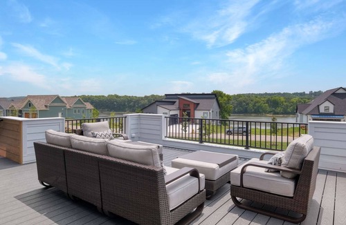 Ottawa House | 1 Bedroom, 1 Bath Rooftop retreat.