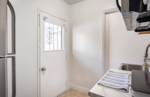 Las Vegas House | 1 Bedroom 1 Bath with separate entrance & Parking