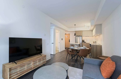 Downtown Mississauga Apartment | 1 Bedroom/1 Bathroom Suite
