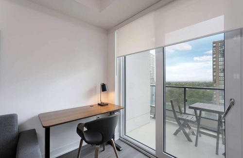 Downtown Mississauga Apartment | 1 Bedroom/1 Bathroom Suite