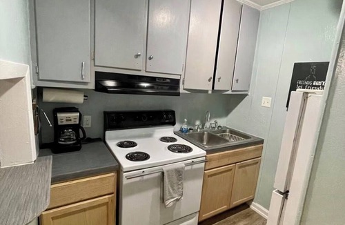 Waco Apartment | 1 bedroom/1 bathroom- great for long term guests
