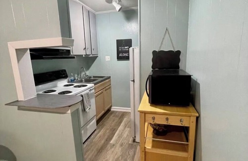 Waco Apartment | 1 bedroom/1 bathroom- great for long term guests